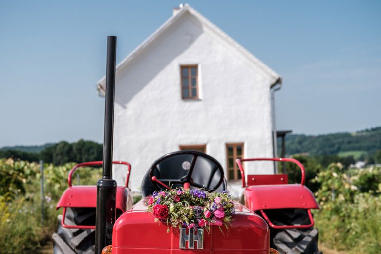 Beim Legath Hochzeitlocation Traktor